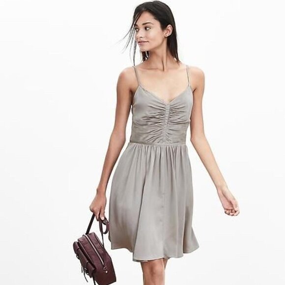 Banana Republic Dresses & Skirts - NWT Banana Republic Silk Dress Size 4